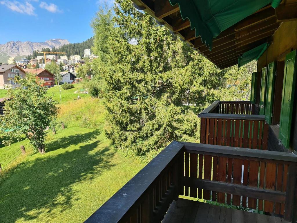 una vista desde el balcón de una casa en Grabahus en Arosa