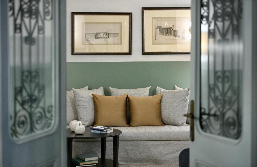 ATHINAIDOS QUARTERS by K&K - 2