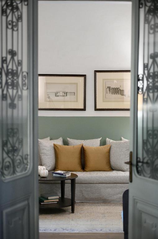 ATHINAIDOS QUARTERS by K&K - 1