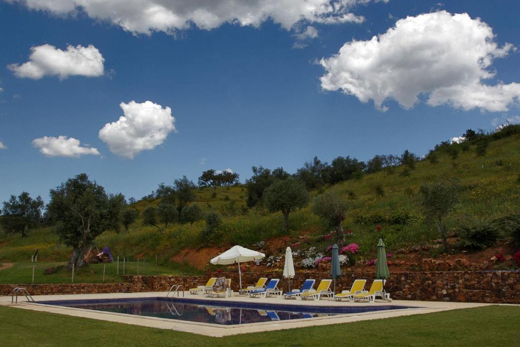 Bazén v ubytování Quinta do Chocalhinho Agroturismo & SPA nebo v jeho okolí