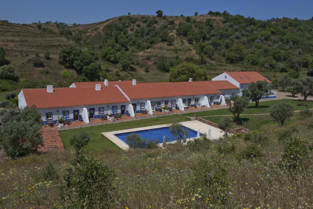 Bazén v ubytování Quinta do Chocalhinho Agroturismo & SPA nebo v jeho okolí