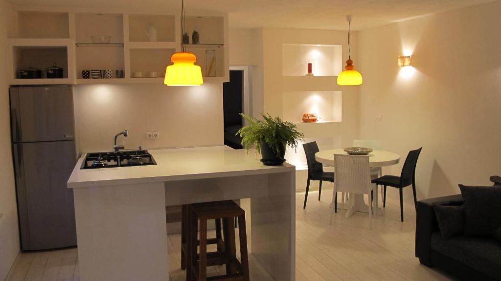 Kuchyňa alebo kuchynka v ubytovaní Apartments Coral of Dubrovnik