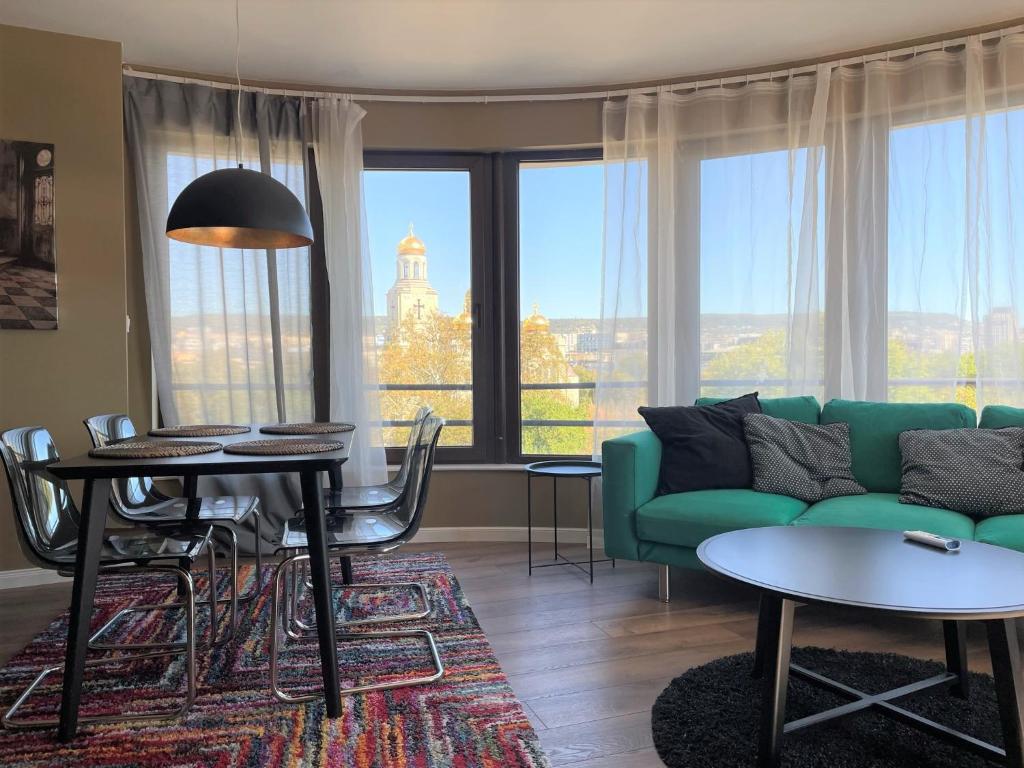 cathedral view flat