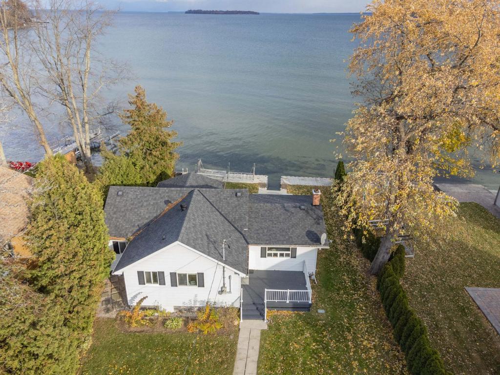 Lake Simcoe waterfront cottage, Innisfil posodobljene cene za leto 2022