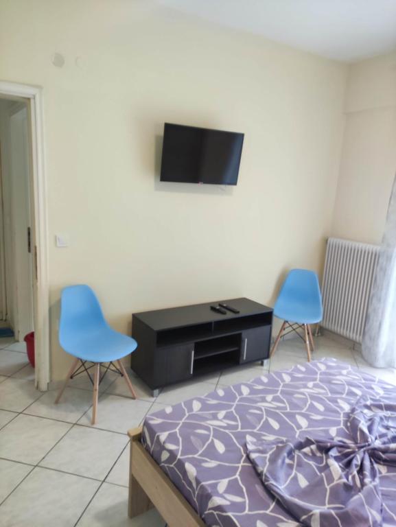 TV a/nebo společenská místnost v ubytování GCM 1 ROOMS kentro k parking