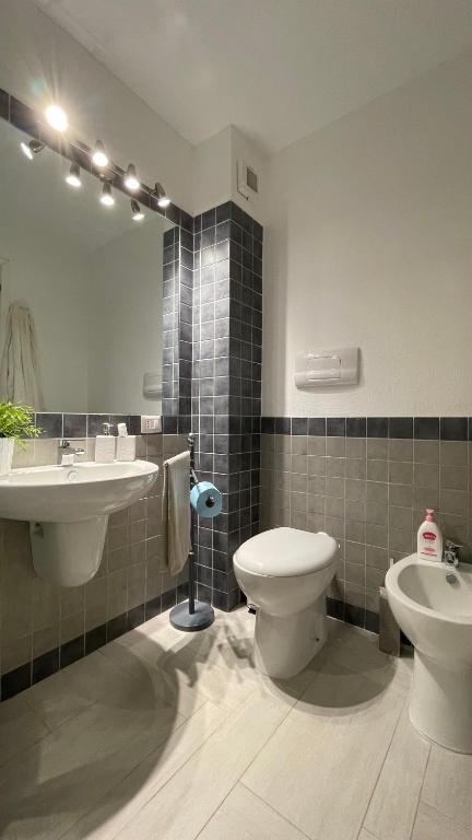 A bathroom at Deluxe Apartments in Porto Rotondo