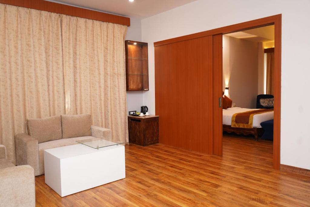 Postel nebo postele na pokoji v ubytování Himal Resort