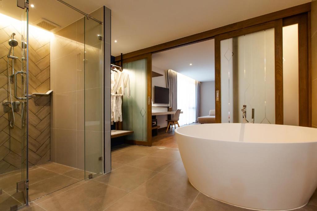 Centara Life Hotel Bangkok Phra Nakhon - Resim 18