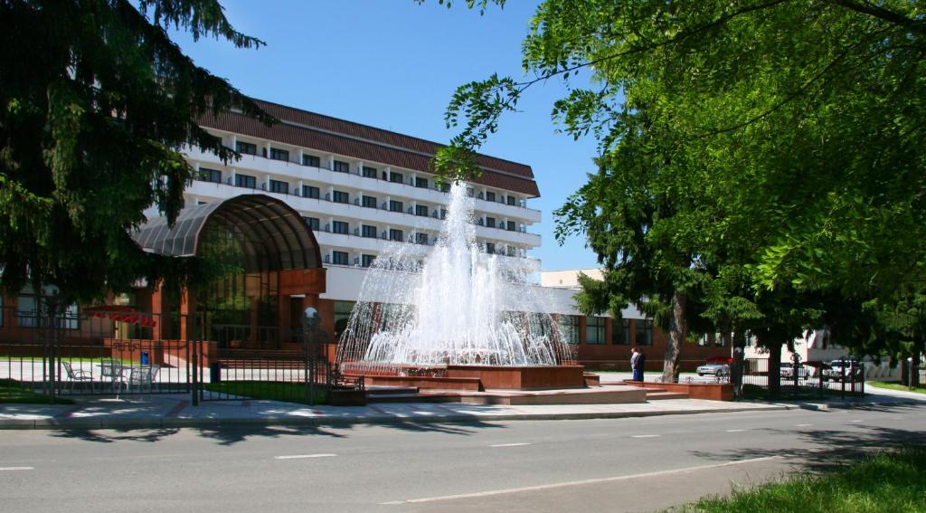 O edifício em que o hotel se localiza