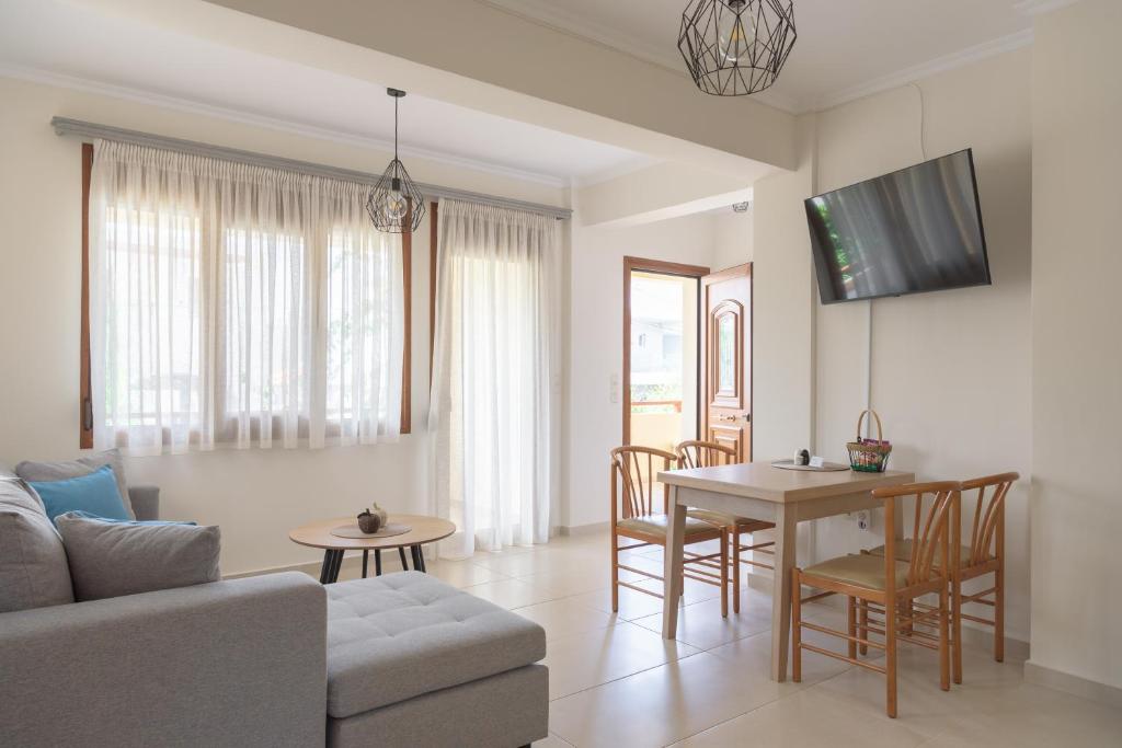 TV a/nebo společenská místnost v ubytování Dina Apartments