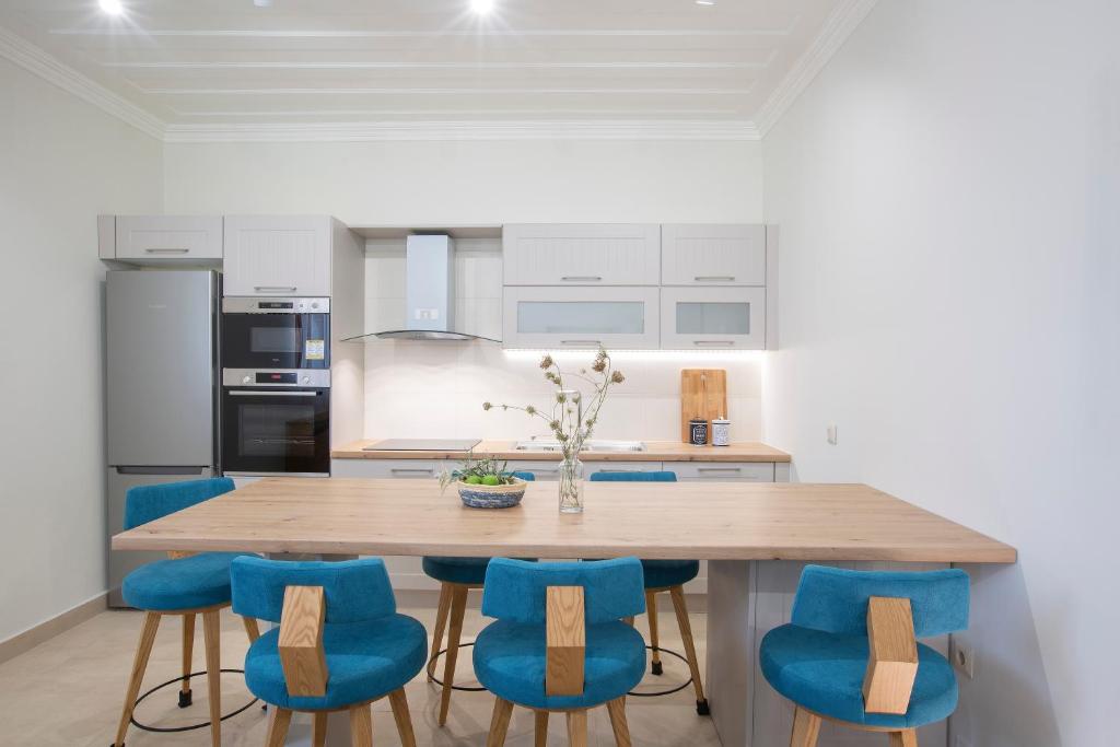 Kuchyňa alebo kuchynka v ubytovaní Luxury Villa Happynest