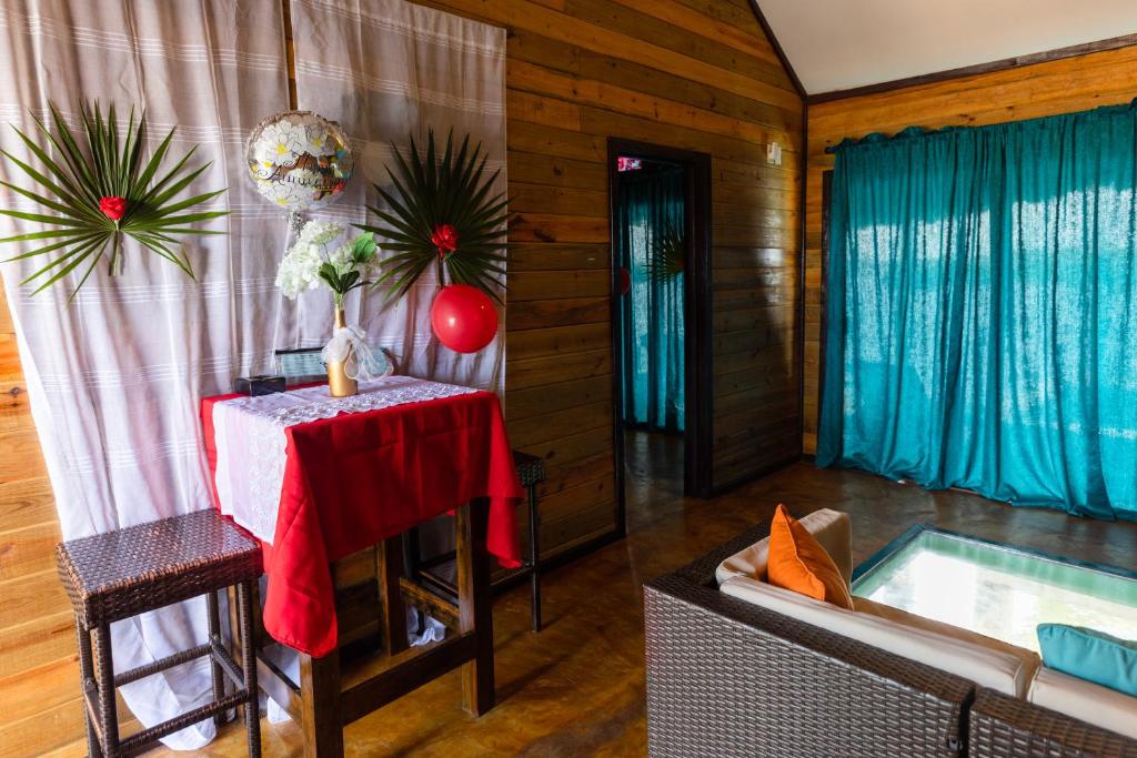 Imagine din galeria proprietății Lina Point Belize Overwater Resort în San Pedro