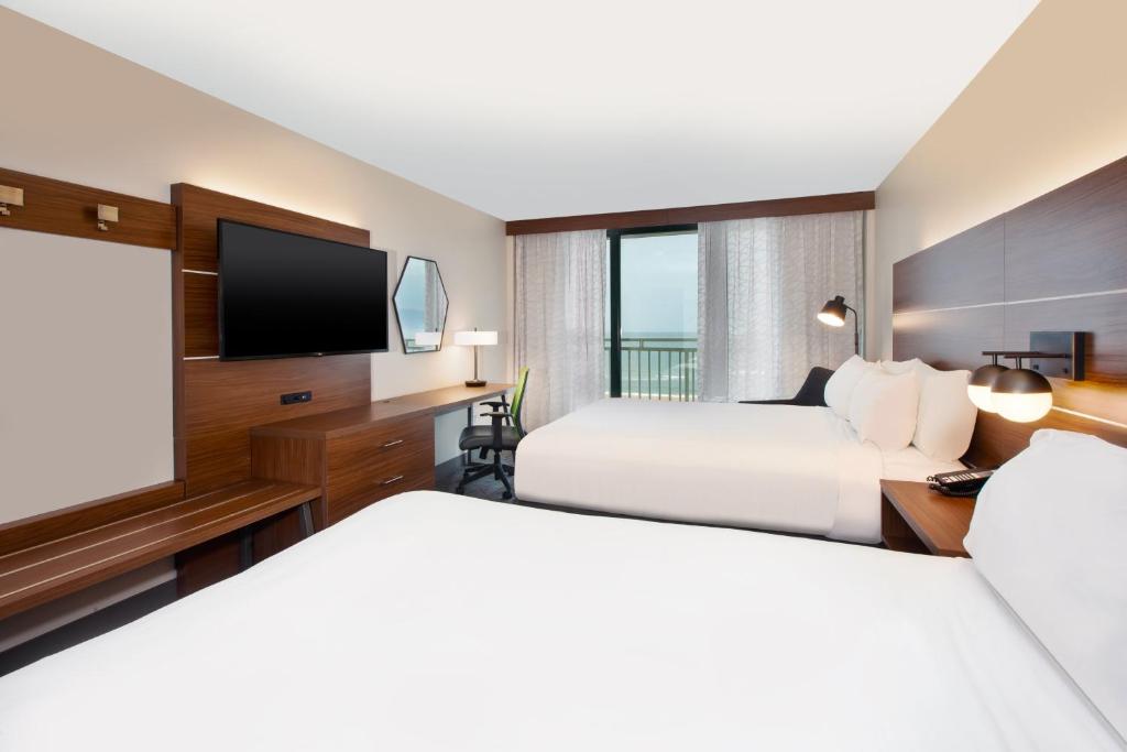Holiday Inn Express Hotel & Suites Virginia Beach Oceanfront, an IHG Hotel - 