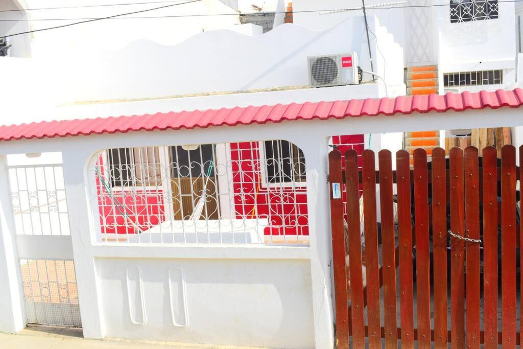 Cómoda casa familiar en Ballenita con garaje - Housity