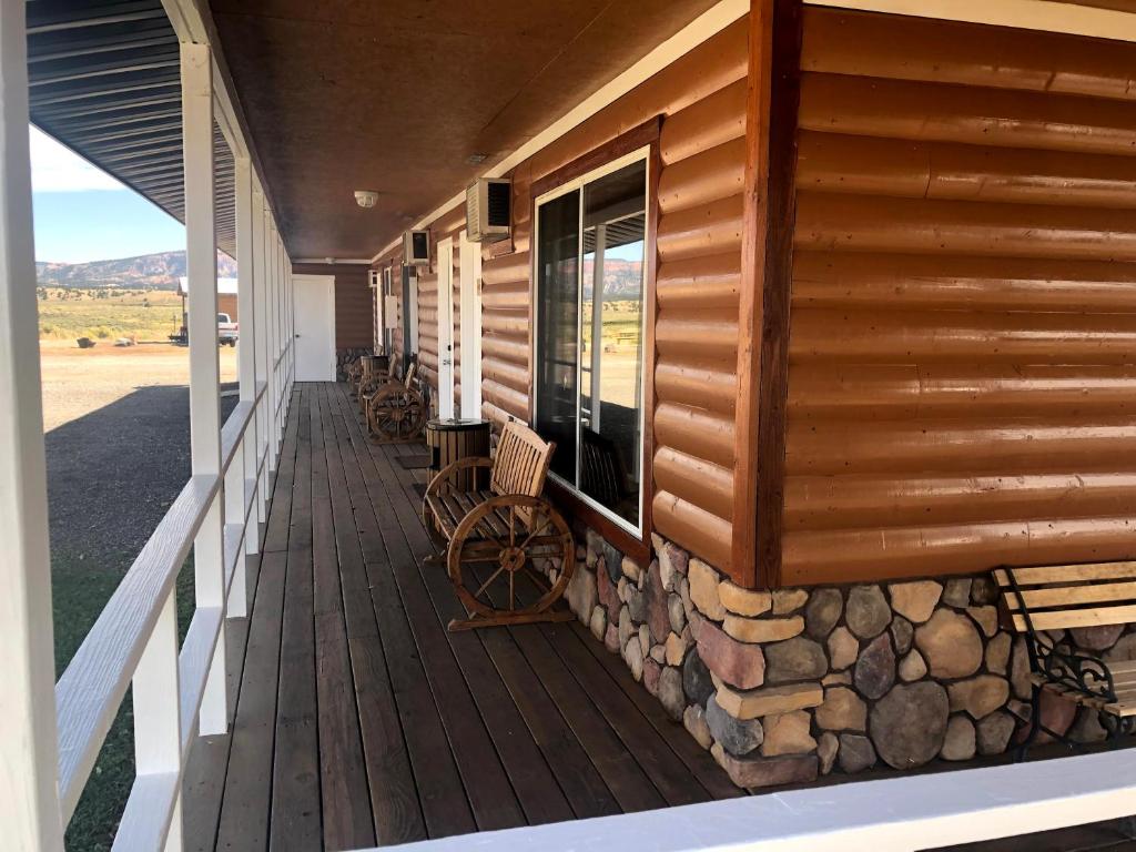 Balkón nebo terasa v ubytování The Riverside Ranch Motel and RV Park Southern Utah