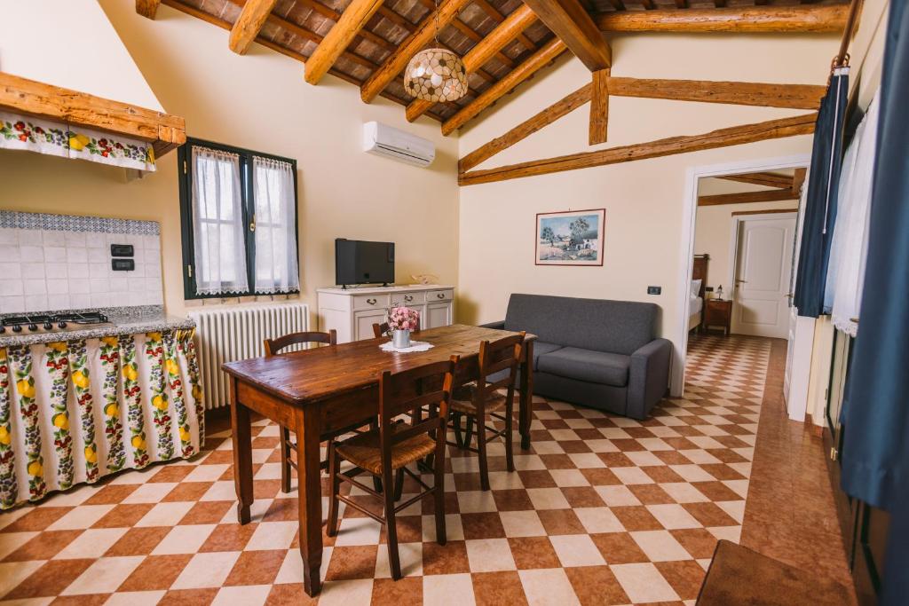 TV a/nebo společenská místnost v ubytování Agriturismo Albafiorita
