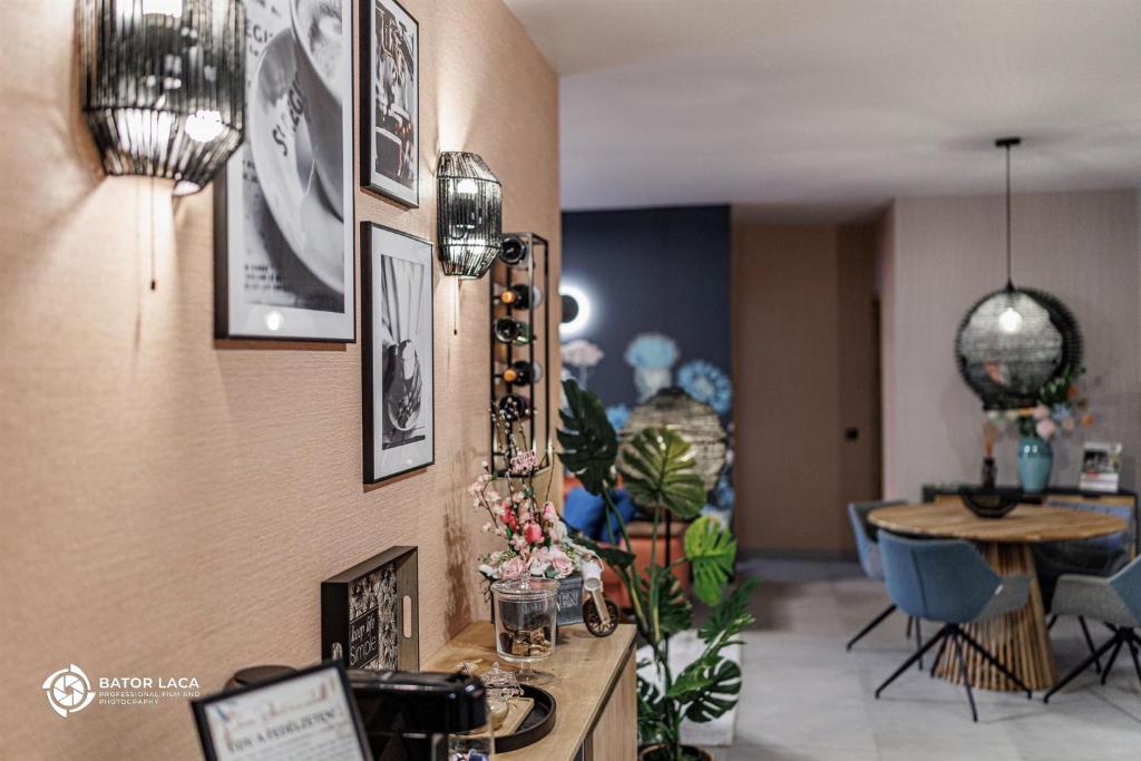 Fotografie z fotogalerie ubytování Zemplén Terrace - luxusapartman a belvárosban kültéri fedett jacuzzival v destinaci Miskolc