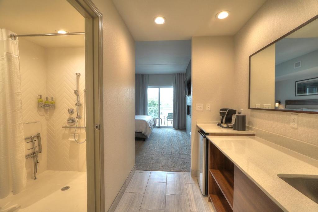 Holiday Inn & Suites Pigeon Forge Convention Center, an IHG Hotel - 