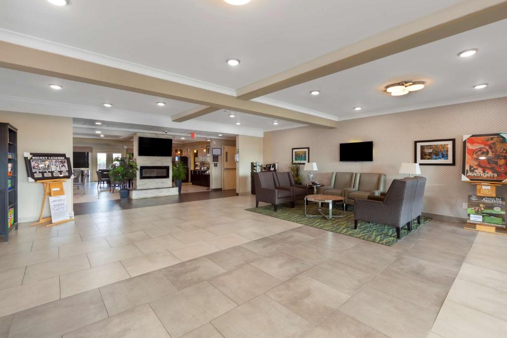 TV a/nebo společenská místnost v ubytování Best Western PLUS Fort Saskatchewan Inn & Suites