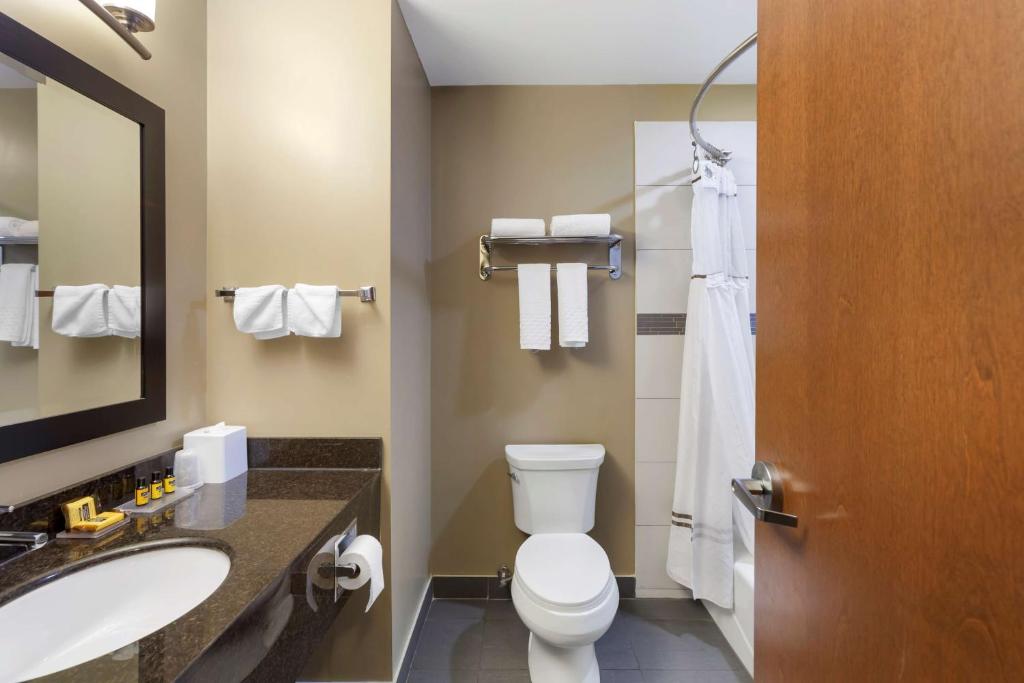 Koupelna v ubytování Best Western PLUS Fort Saskatchewan Inn & Suites