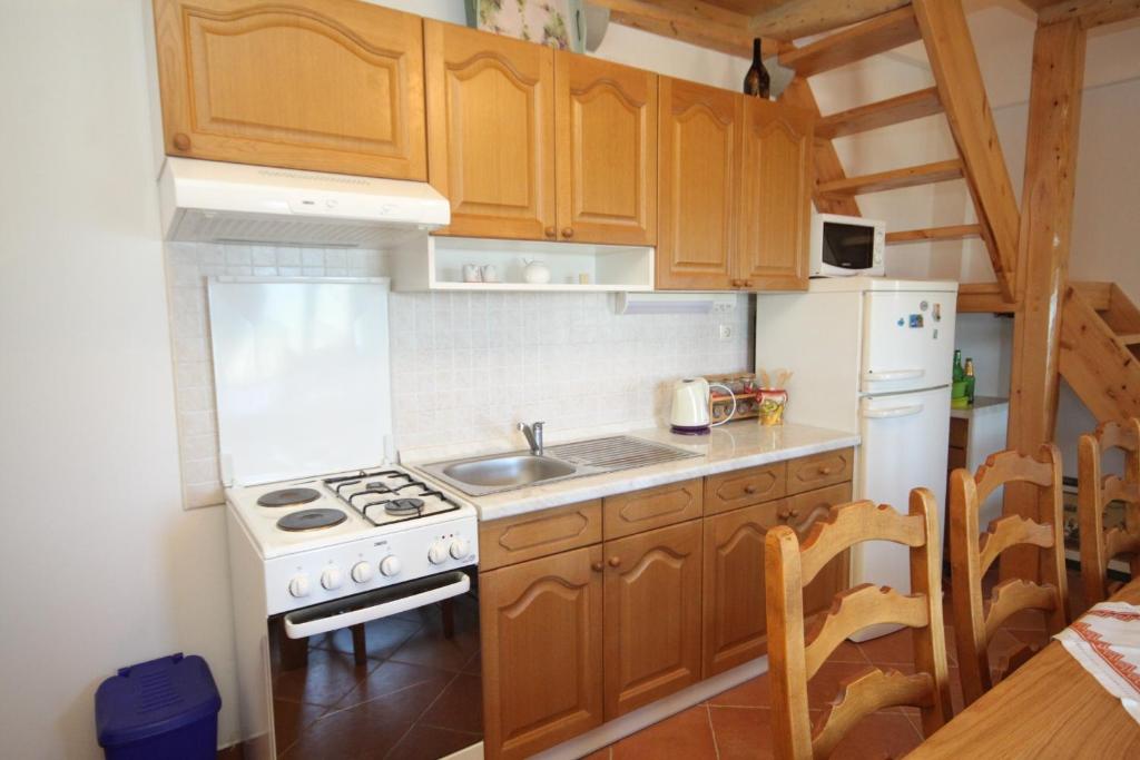 Fotografia z galérie ubytovania Family friendly house with a swimming pool Mihanici, Dubrovnik - 9029 v destinácii Gruda