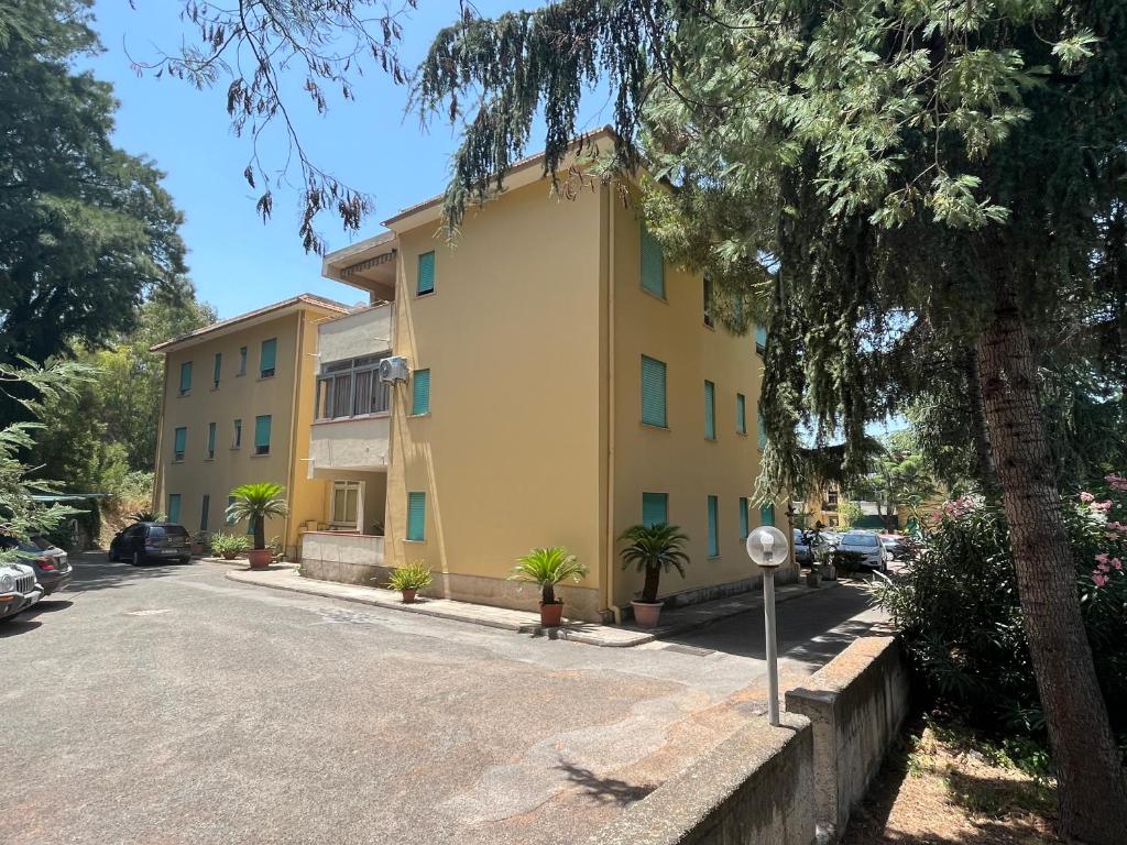 Budynek, w którym mieści się apartament