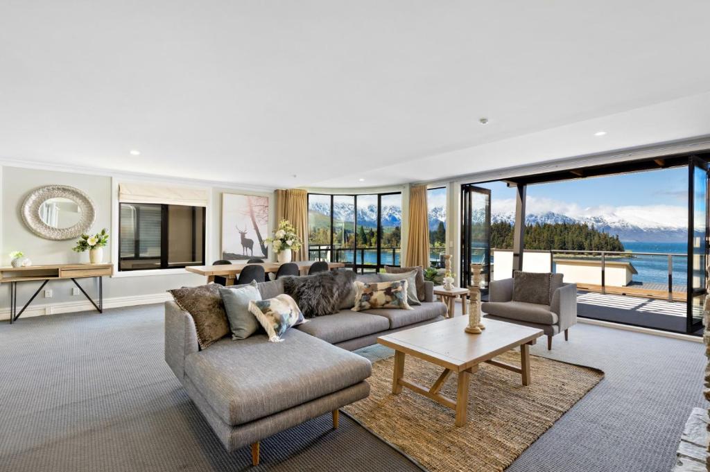 2bedroom Lakefront Executive Apartment The Beacon, Queenstown
