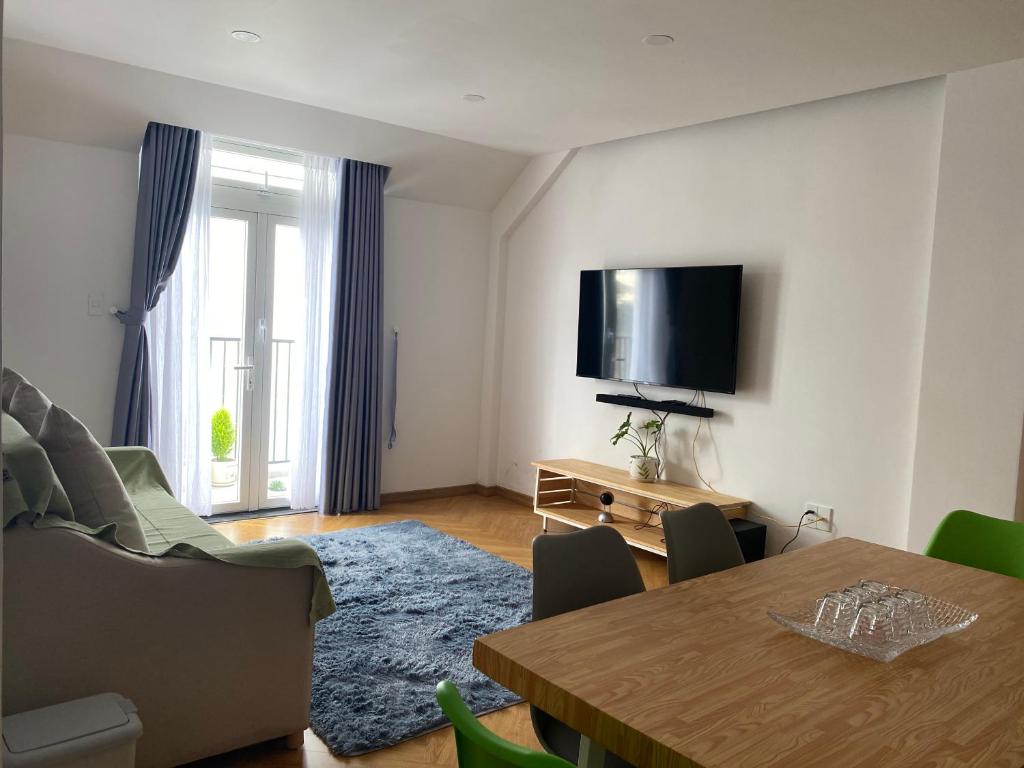 TV/trung tâm giải trí tại Feliz Dalat Homestay