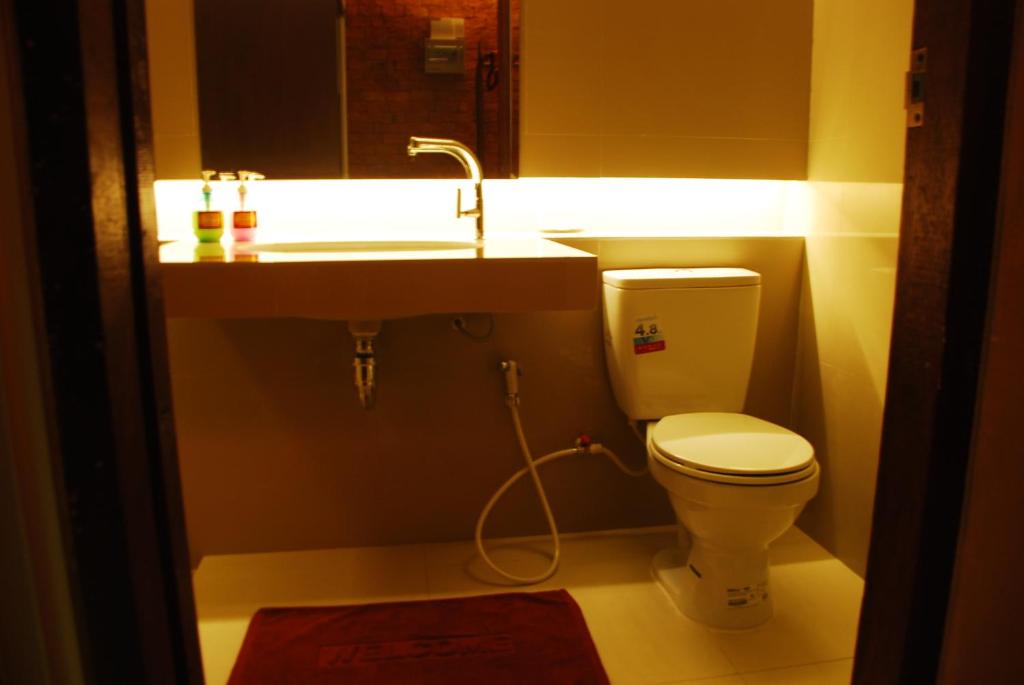 The White Elephant Home - 10