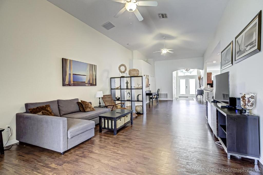 Gated Community, Private Pool And Game Room Near Disney!!!