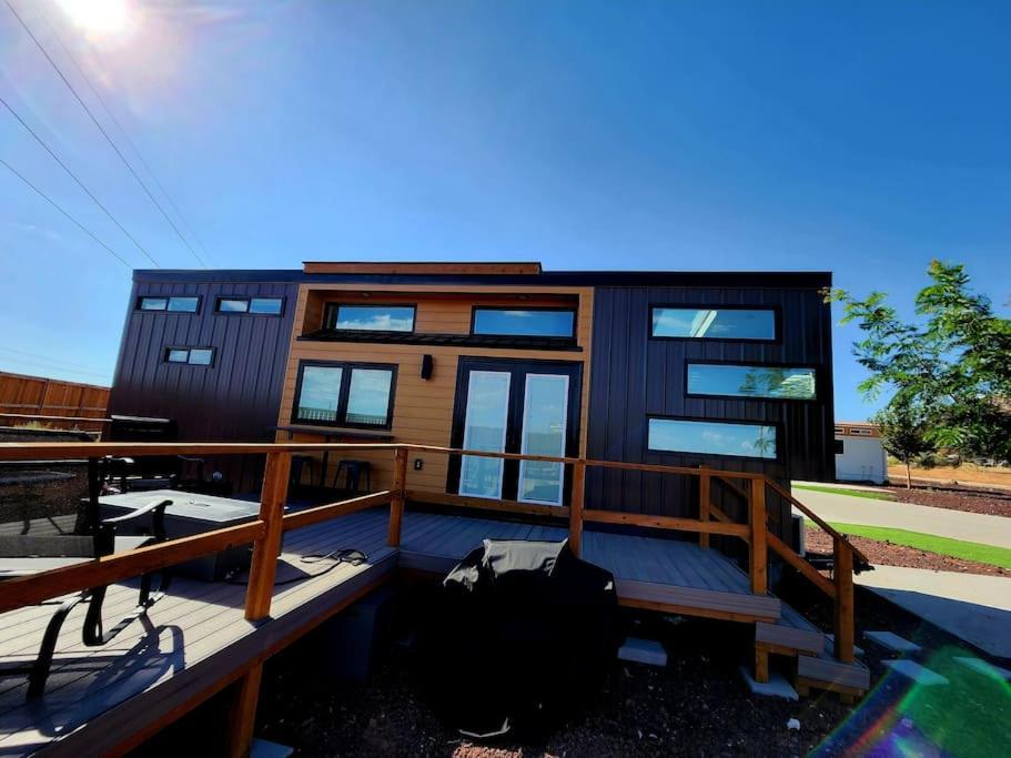 Balkón nebo terasa v ubytování Designer Modern Tiny Home w All of The Amenities