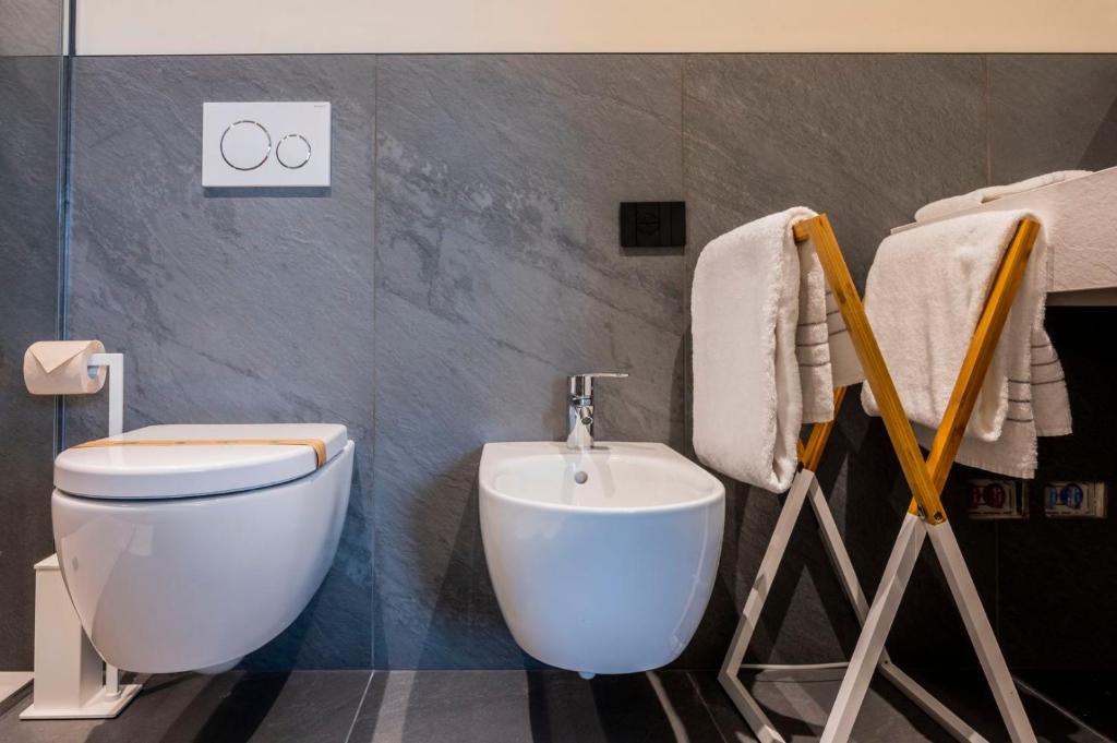 Koupelna v ubytování Bihotel