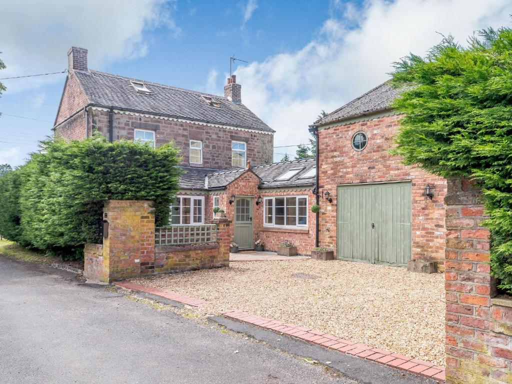 Horse Shoe Cottage