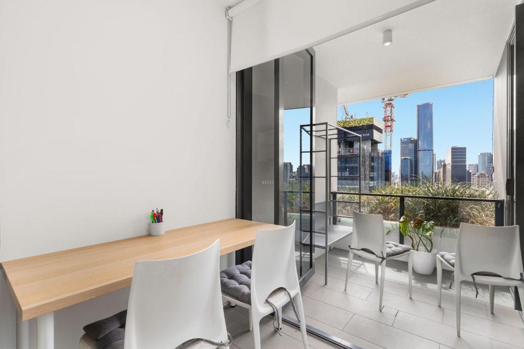 KozyGuru / South Brisbane / Amazing View 1 APT / Ivy & Eve Apartment / QSB028