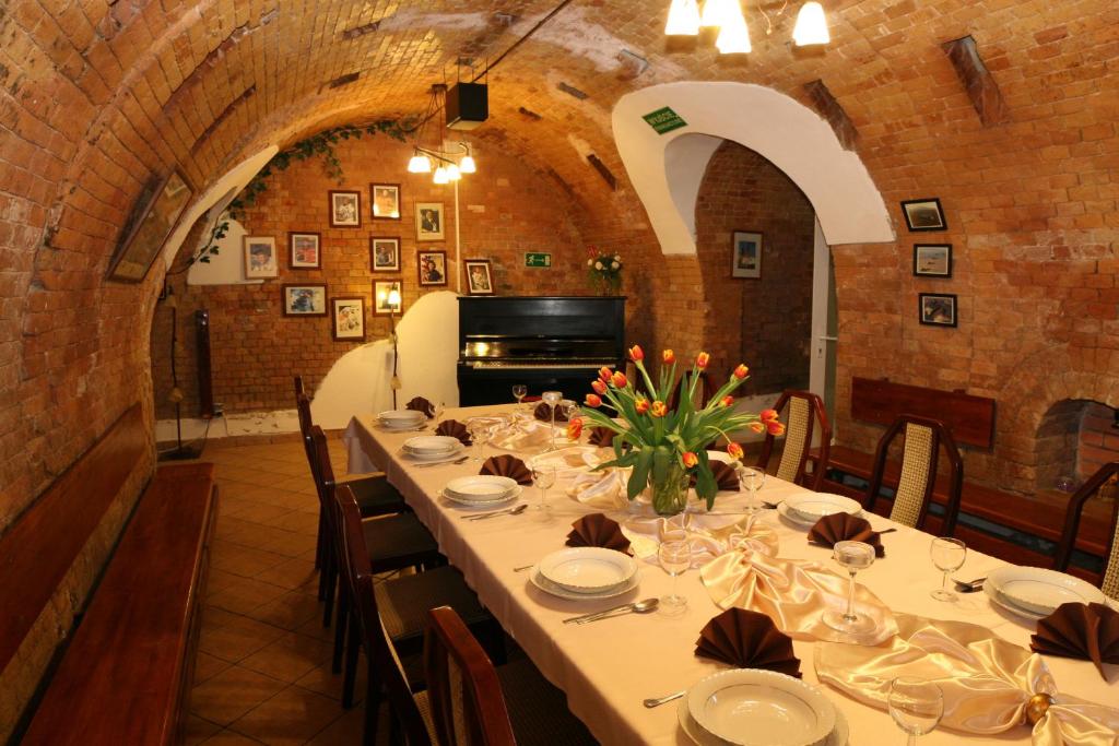 Hotel Kosmonauty Wroclaw-Airport - Resim 11