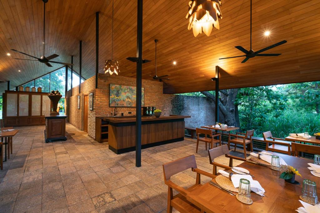 Restaurace v ubytování Taru Villas Maia - Habarana