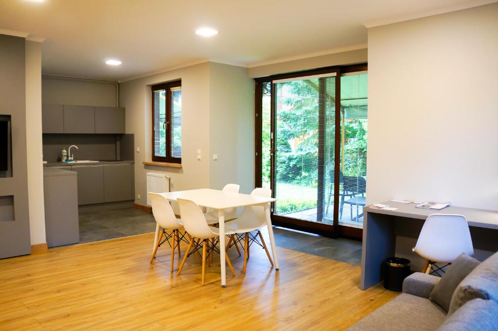 Kuchyňa alebo kuchynka v ubytovaní Apartamenty Ciechocinek SPA