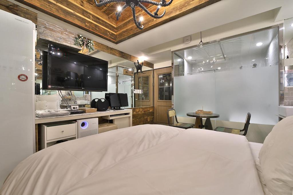 Daegu February Hotel Suseong - Standaard Kamer Met Ontbijt
