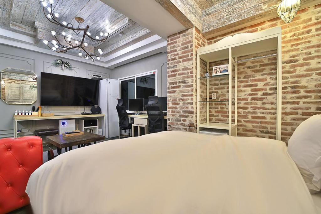 Daegu February Hotel Suseong - Suite Met Ontbijt