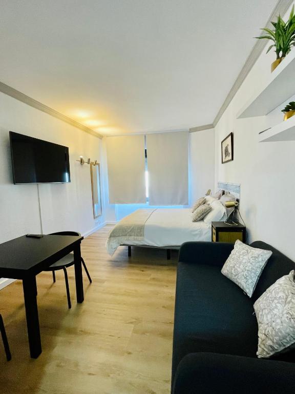 A television and/or entertainment centre at Home Triana