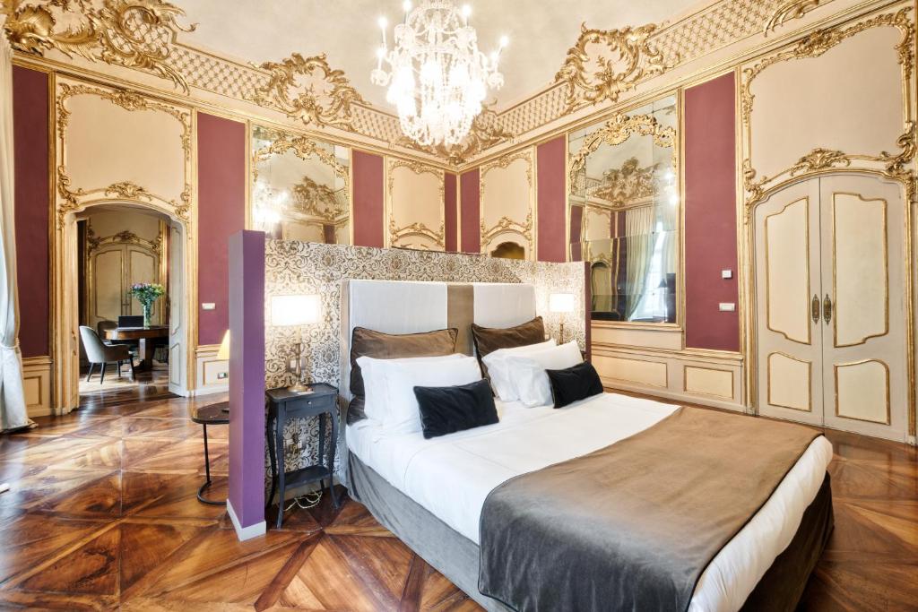 Palazzo Del Carretto-Art Apartments and Guesthouse - 阳台上级套房