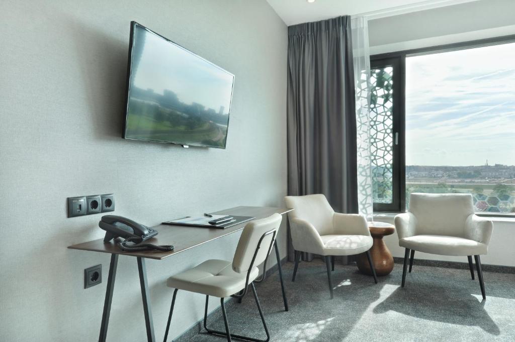Van der Valk Hotel Nijmegen-Lent - Deluxe Twin Room With Bath