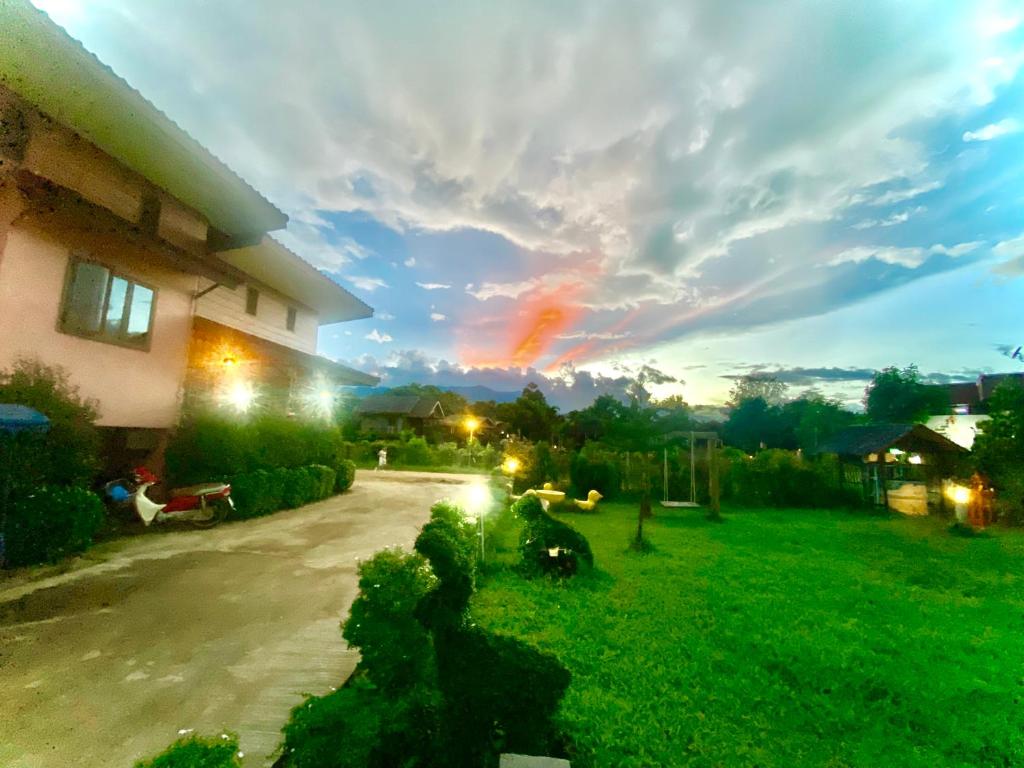Zahrada ubytování Pai Smilehouse