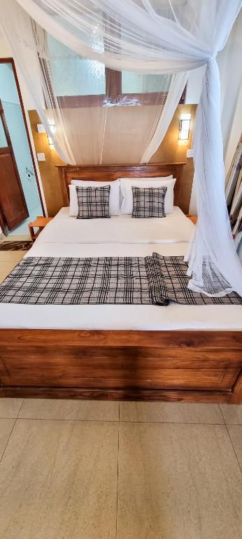 Hilltop Guest House - 2