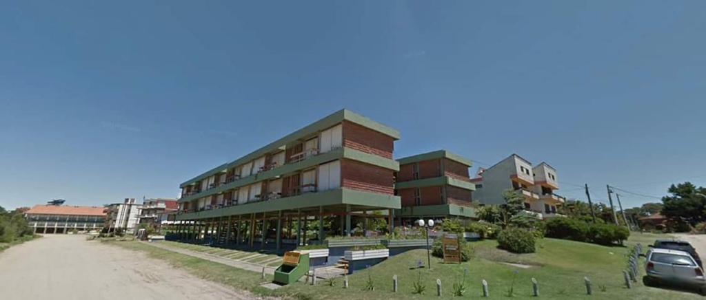 VILLA GESELL Departamento Frente al Mar - Housity