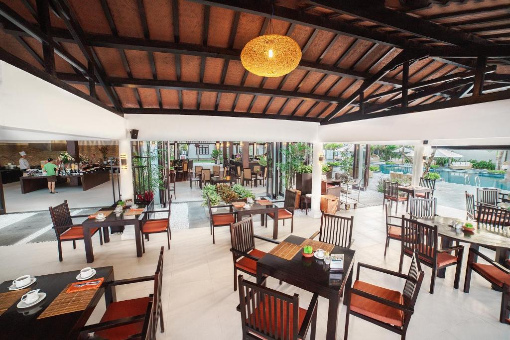 Restaurace v ubytování Hoi An Beach Resort