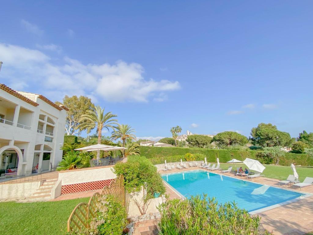 Bazén v ubytování Villa St Maxime nebo v jeho okolí