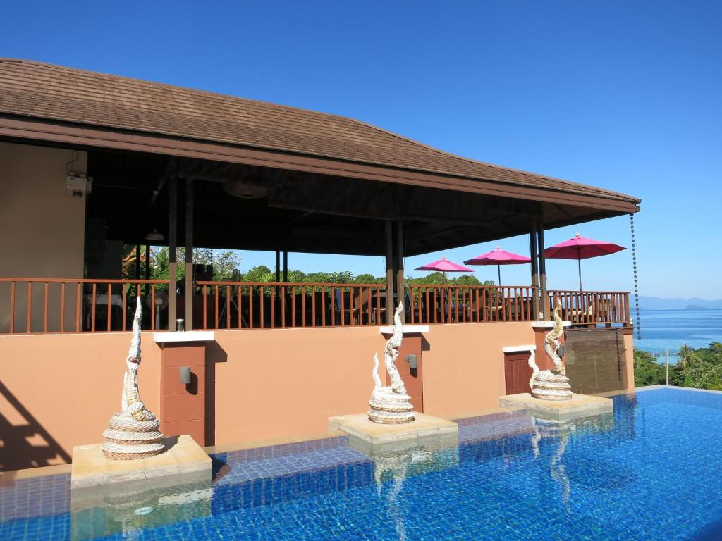 Bazén v ubytování Islanda Resort Hotel nebo v jeho okolí