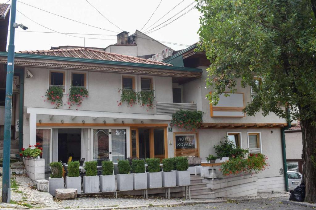 Budova, kde se hotel nachází