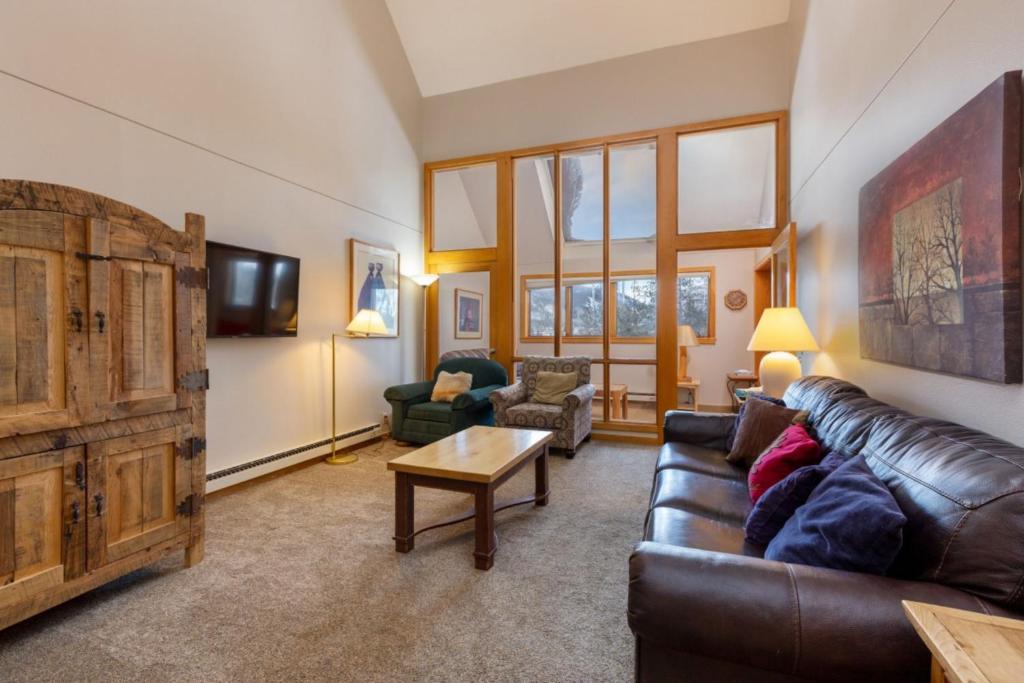Pines by Summit County Mountain Retreats - Two-Bedroom Apartment